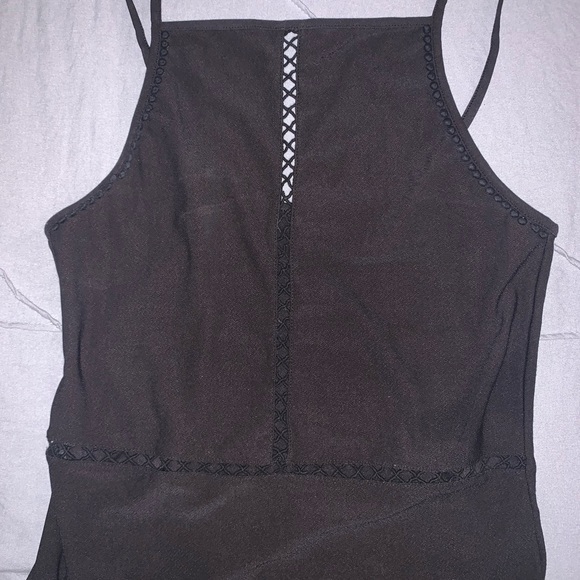 Divided black bodysuit - Picture 3 of 4